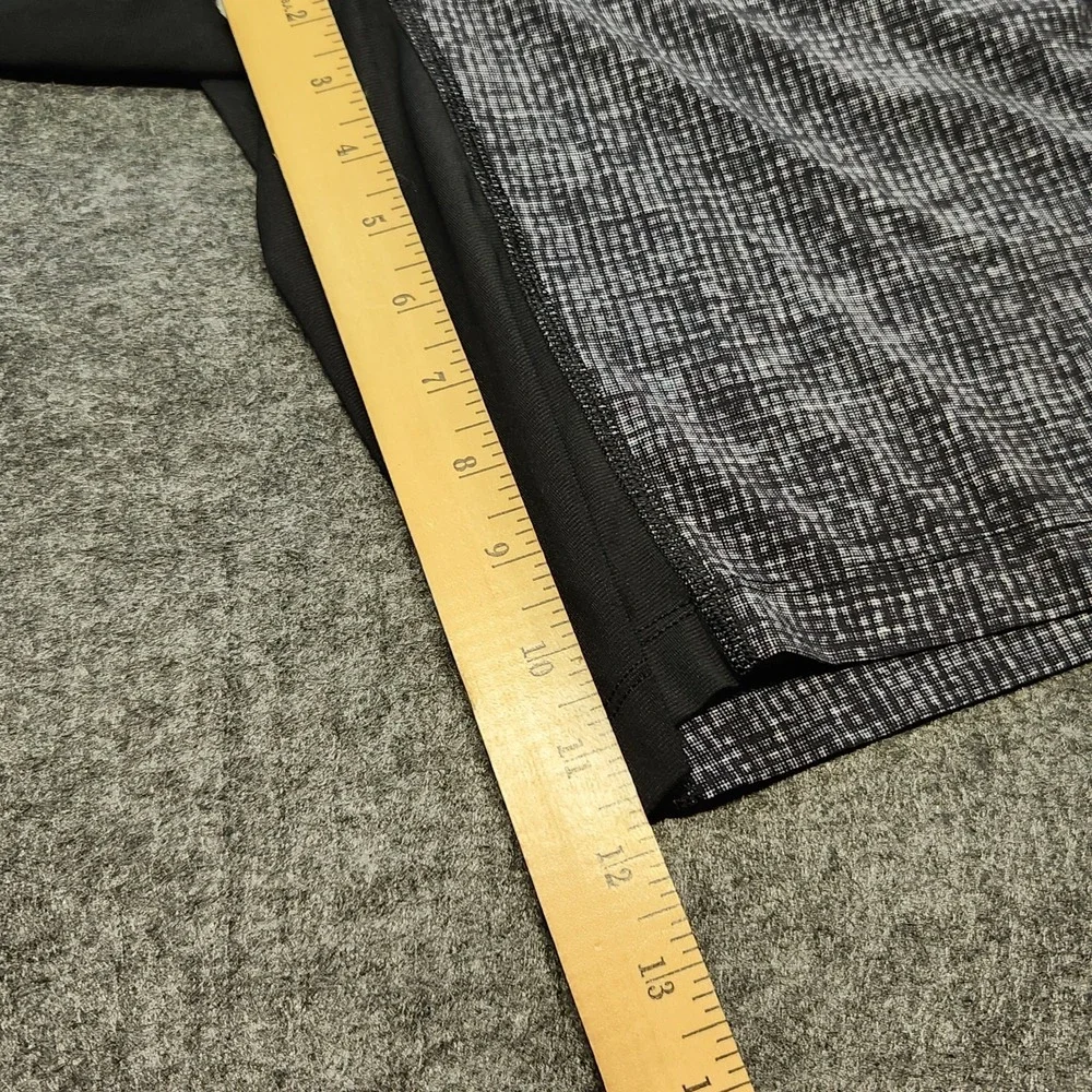 Mens Lululemon Linerless Athletic Grey Shorts Pull On Side Zipper Pocket Small